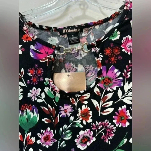 Floral Print Sleeveless Blouse by Design - Size M & XL - Picture 5 of 12